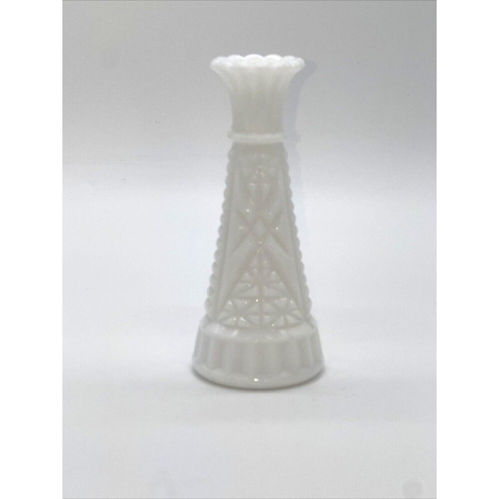 Vintage Anchor Hocking Stars & Bars White Milk Glass 5" tall Bud Flower Vase - Picture 2 of 3